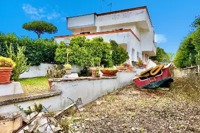 Villa in vendita, Via Gabriele D'Annunzio, Anzio