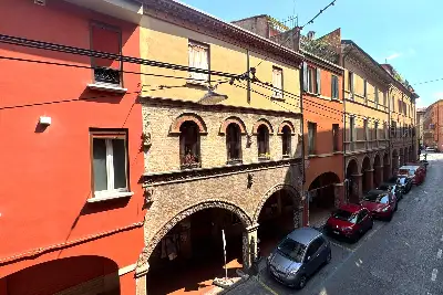 Casa in vendita, Via Galliera, Bologna