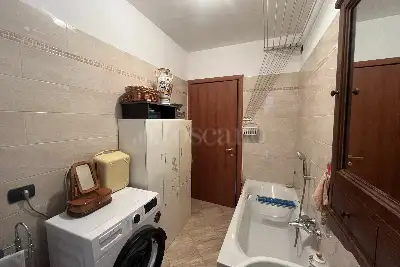 Casa in vendita, Piazza Tirana , Milano