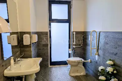 Negozio in vendita, Viale Hugo Pratt, Roma