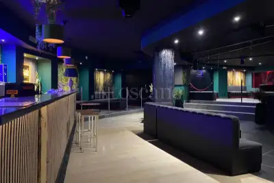 Negozio in vendita, Via Vulcano, Giardini-Naxos