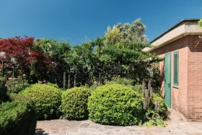 Villa Bifamiliare in vendita, Via Ippia di Elide, Roma