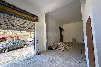 Negozio in vendita, Via Michele Bonanno, Siracusa