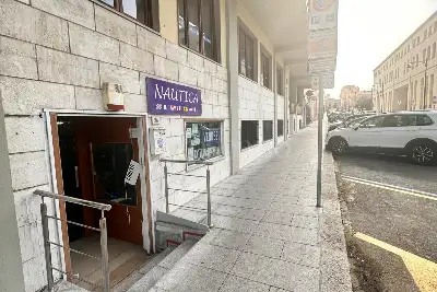 Negozio in vendita, Via Giuseppe Garibaldi, Olbia