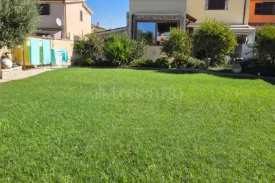 Villa Bifamiliare in vendita, Via Giulio Minervini, Roma