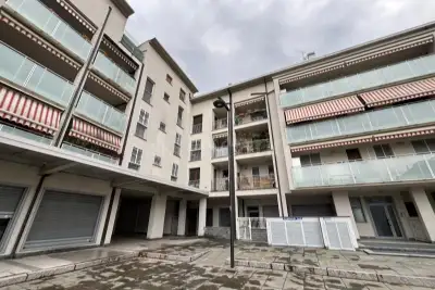 Casa in vendita, Via Umberto Giordano, Cologno Monzese