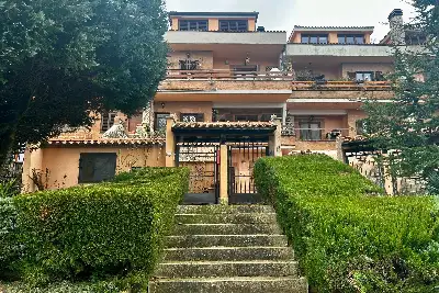 Casa in vendita, Via Vecchia di Velletri, Rocca di Papa