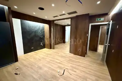 Negozio in affitto, Piazza Cola di Rienzo, Roma