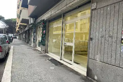 Negozio in affitto, Via Isole Figi , Roma