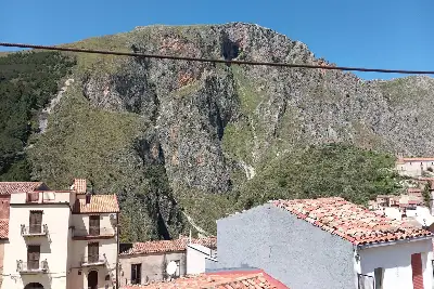 Casa Indipendente in vendita, Via Cristoforo Grisanti 75, Isnello