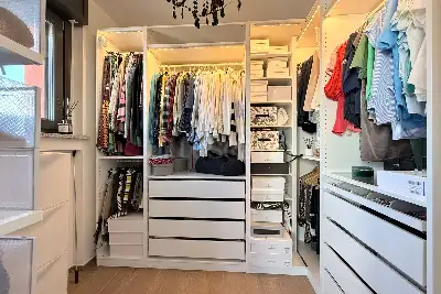 Casa in vendita, Via Senigallia, Milano