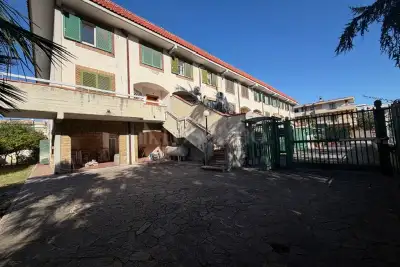 Villino a Schiera in vendita, Via Della Resistenza, Scafati