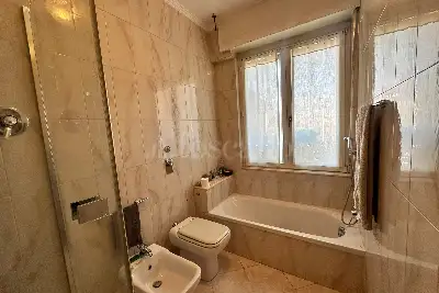 Casa in vendita, Via Sem Benelli, Milano