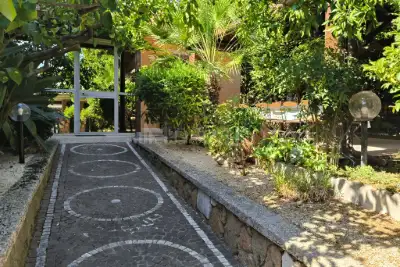 Villino a Schiera in vendita, Via della Marranella di Marino, Roma