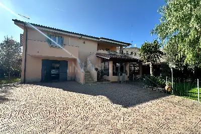 Villa in vendita, Via Armungia, Fiumicino