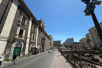 Negozio in vendita, Piazza Stesicoro, Catania