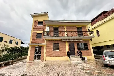 Casa in vendita, Via Cisternense, Lanuvio