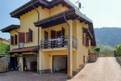 Villa for sale, Via Luigi Pirandello, Besano