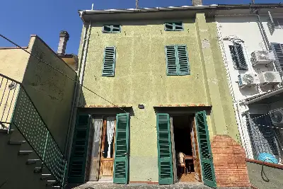 Villino a Schiera in vendita, Via Edmondo de Amicis, Prato