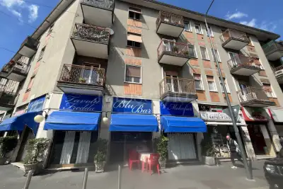 Negozio in vendita, Piazza Monte Falterona, Milano