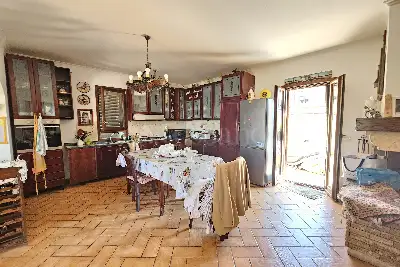 Villa in vendita, Via Rumenia , Pomezia