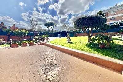 Villa Bifamiliare in vendita, Via Camillo Mastrocinque, Roma