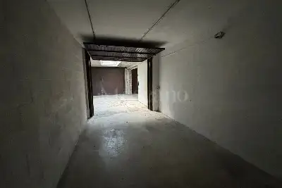 Box in vendita, Via P. Maroncelli, Monza