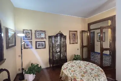 Casa in vendita, Viale Montegrappa, Prato