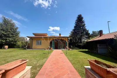 Villa Bifamiliare in vendita, Via del Casale Agostinelli, Roma