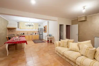 Villino a Schiera in vendita, Viale Le Corbusier, Latina