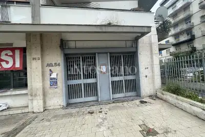 Negozio in vendita, Viale Regione Siciliana , Palermo