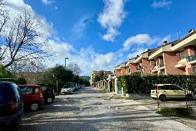 Negozio in affitto, Via Italo de Feo, Avellino