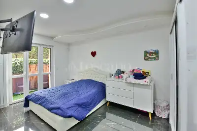 Casa in vendita, Via Salvatore Quasimodo, Como