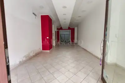 Negozio in affitto, Viale Commenda, Brindisi