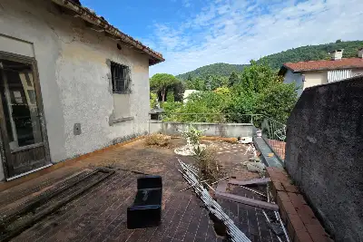 Palazzo in vendita, Via G. Parini, Erba