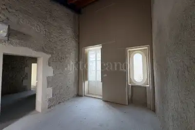Palazzo in vendita, Via Caltanissetta, Siracusa
