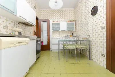 Casa in vendita, Via Lario, Milano