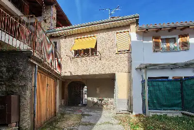Casa in vendita, Via Carlo Cerrini, Cuasso al Monte