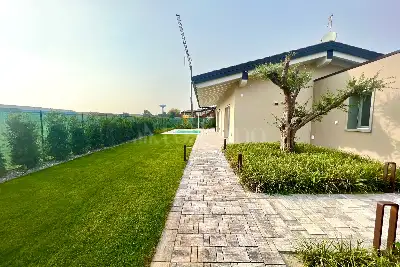 Villa in vendita, Via Montebello, Lonato del Garda