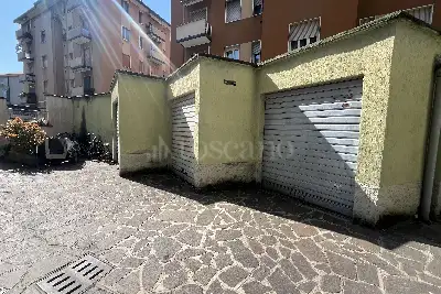 Box in vendita, Via Angelo Inganni, Milano