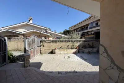Villino a Schiera in vendita, Via Toce, Ardea