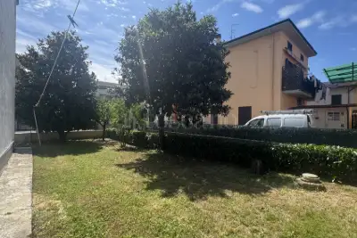 Casa Indipendente in vendita, Via dell'Alloro, Prato