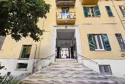 Casa in vendita, Via Britannia, Roma