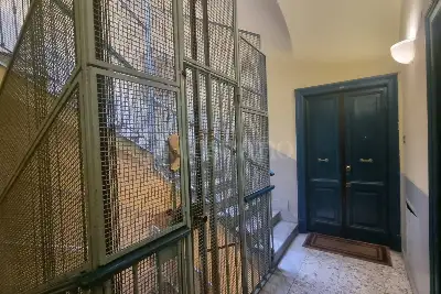Casa in vendita, Via Castelfidardo, Roma