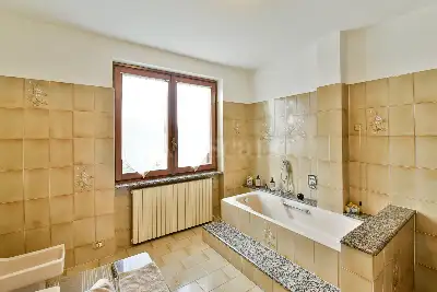 Casa Indipendente in vendita, Via Alla Zocca, Como