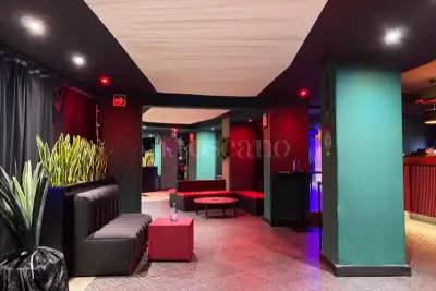 Negozio in vendita, Via Vulcano, Giardini-Naxos