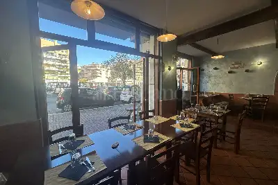 Negozio in vendita, Via dei Traghetti, Roma