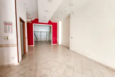 Negozio in affitto, Viale Commenda, Brindisi