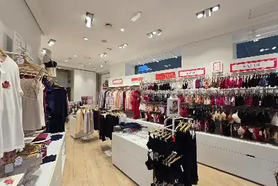 Negozio in vendita, Largo dei Colli Albani, Roma