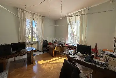 Palazzo in vendita, Via Casalmonferrato, Roma